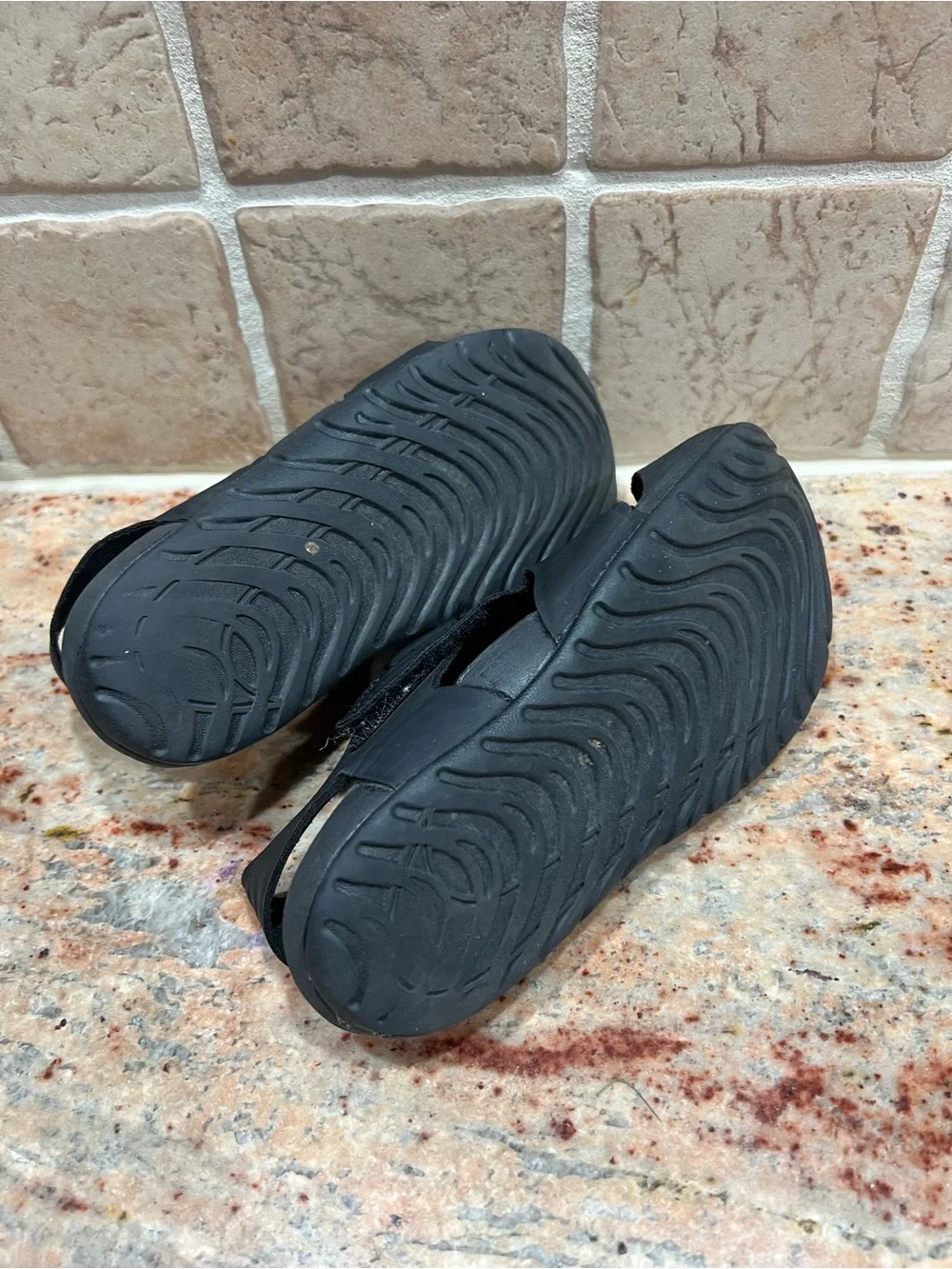 Nike Black Kids' Open-Toe Water Sandals with Hook-and-Loop Strap